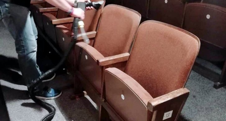 čištění kinosál.jpg